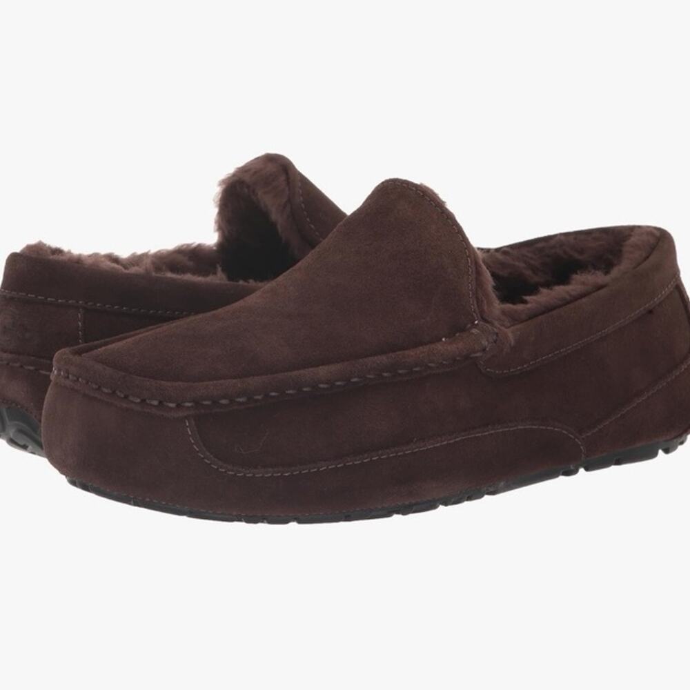 UGG men’s Ascott slipper sz 10
